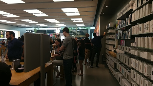 Computer Store «Apple Arden Fair», reviews and photos, 1689 Arden Way, Sacramento, CA 95815, USA