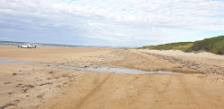 Zdjęcie Moorland Beach położony w naturalnym obszarze