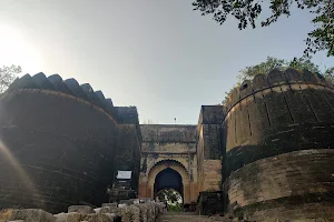 Kamani gate image