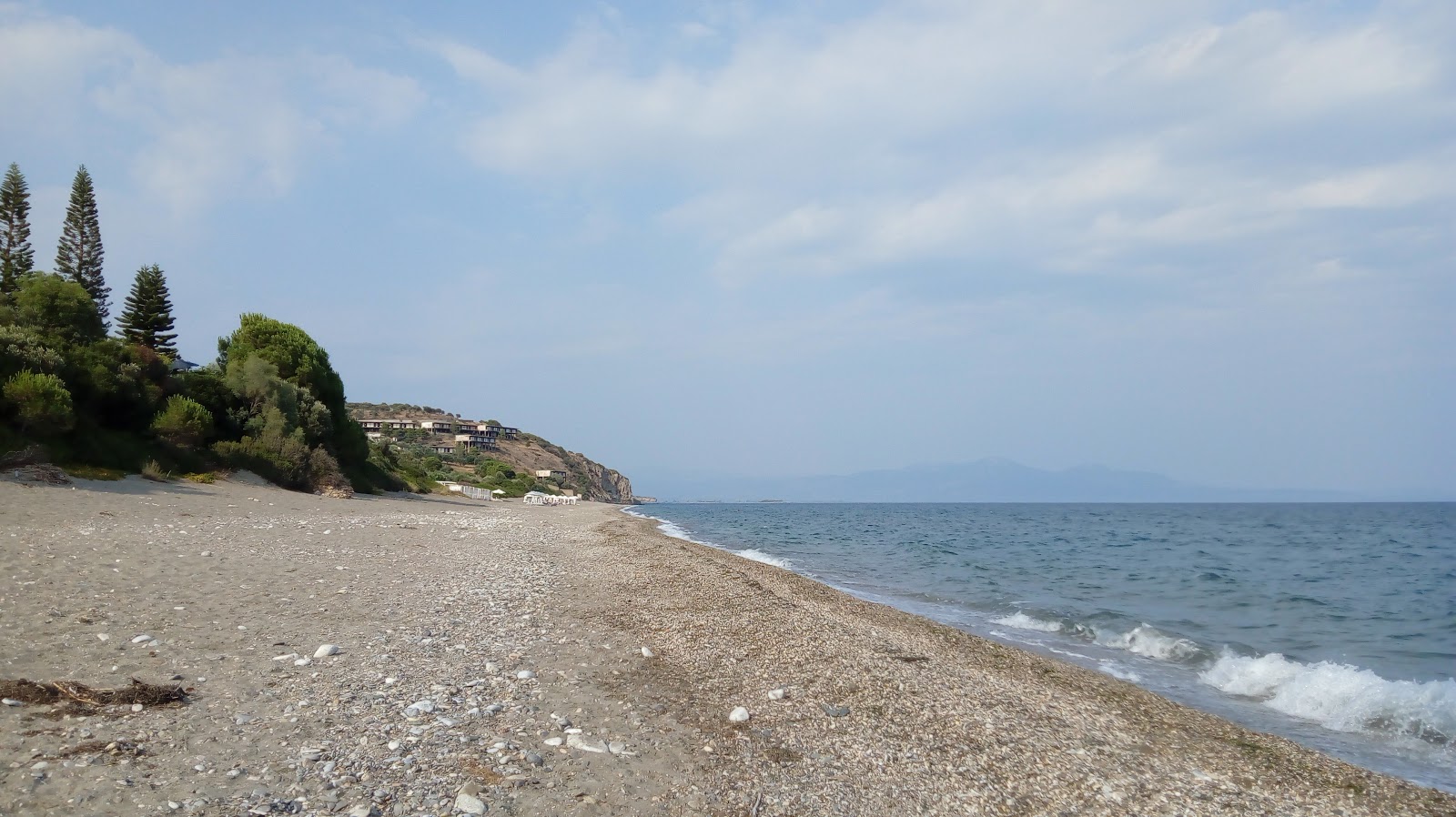 Zdjęcie Selinitsa beach z powierzchnią szary piasek