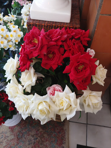 Florist «Plants and Answers Florist», reviews and photos, 700 W Market St, Greensboro, NC 27401, USA