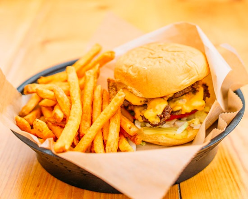 Bar «Flight Beer Garden & Music Hall», reviews and photos, 314 N College St, Charlotte, NC 28202, USA