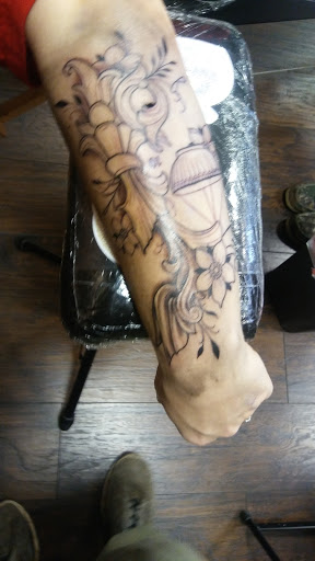 Tattoo Shop «Sink or Swim Tattoo», reviews and photos, 11100 Monroe Rd, Matthews, NC 28105, USA