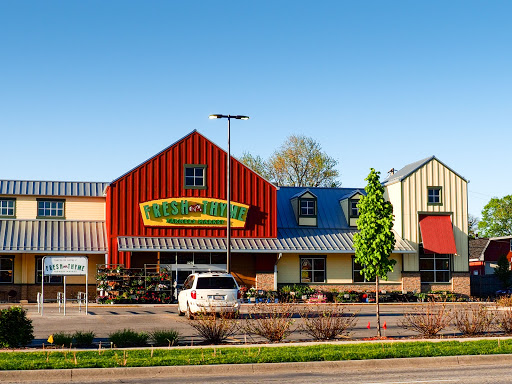Grocery Store «Fresh Thyme Farmers Market- Downers Grove», reviews and photos, 325 Ogden Ave, Downers Grove, IL 60515, USA