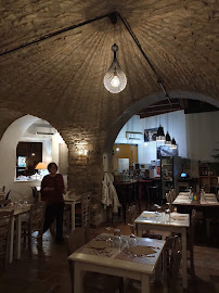 Atmosphère du Restaurant français Le Bouchon des Greffes à Nîmes - n°14