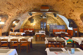 Restaurace a music bar Pod Hradem