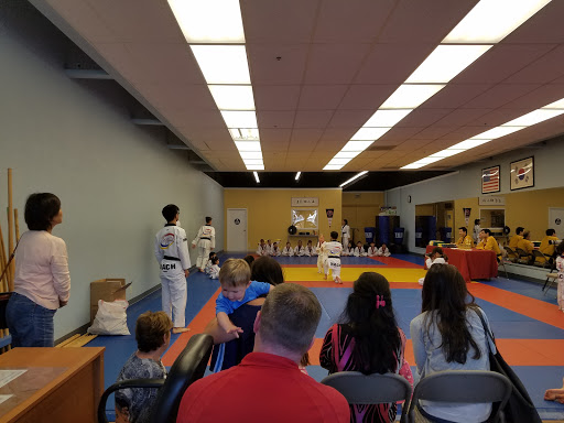 Shopping Mall «Rose Pavilion», reviews and photos, 4225 Rosewood Dr, Pleasanton, CA 94588, USA