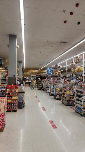 Grocery Store «Giant», reviews and photos, 1454 Chain Bridge Rd, McLean, VA 22101, USA