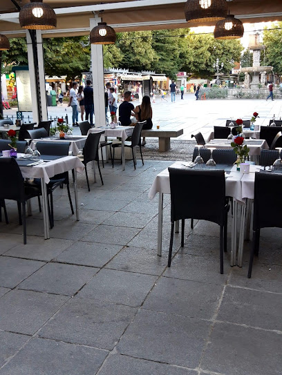 Restaurante Puerta Del Caballo - Pl. de Bib-Rambla, 18001 Granada, Spain