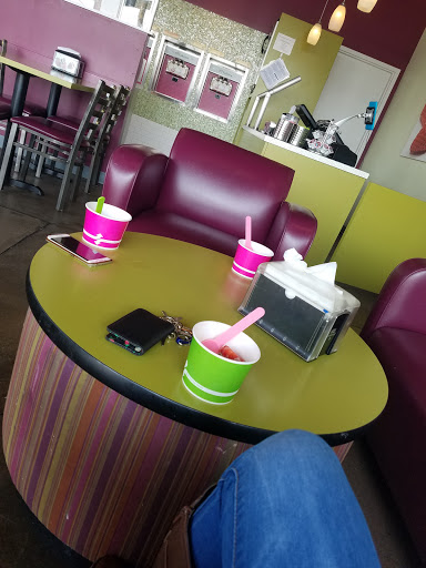 Frozen Yogurt Shop «Yo Yakima», reviews and photos, 2401 S 1st St Ste 100, Yakima, WA 98903, USA