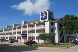 InTown Suites Extended Stay Arlington TX - South image