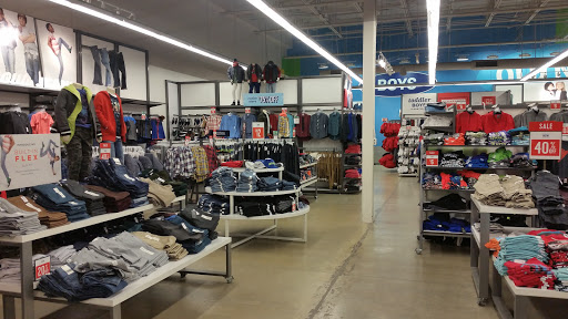 Clothing Store «Old Navy», reviews and photos, 2155 22nd St, Oak Brook, IL 60523, USA