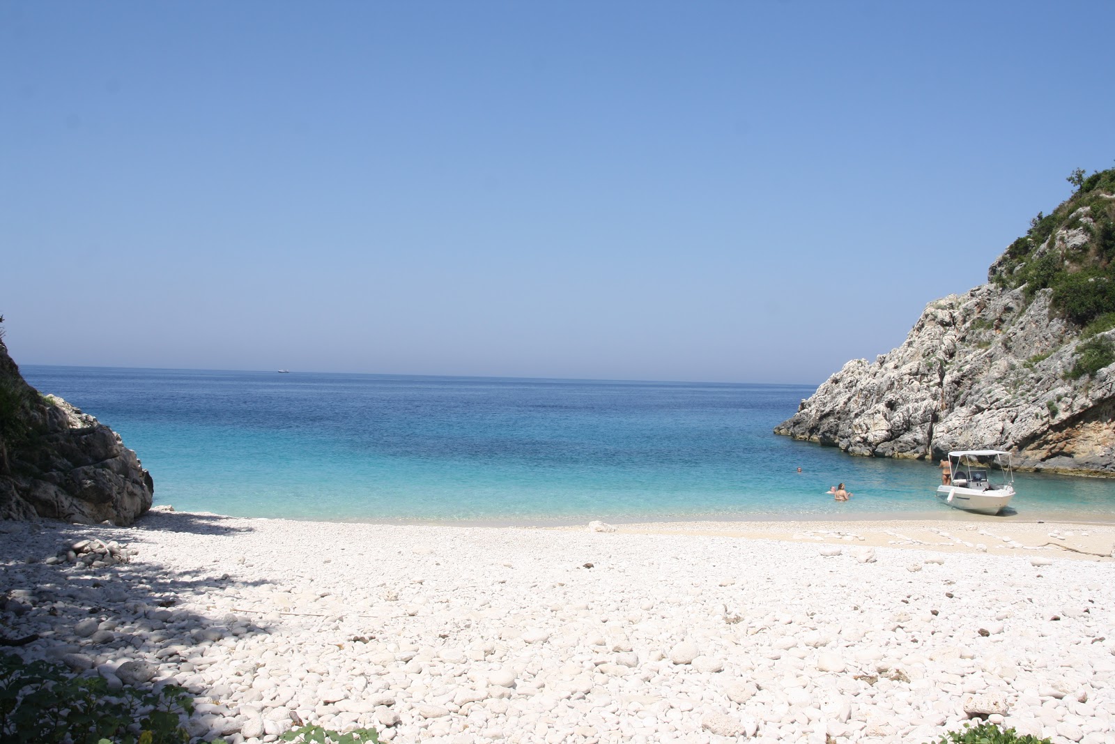 Photo de Shen Andreas Bay situé dans une zone naturelle