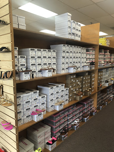 Shoe Store «Shoe Land», reviews and photos, 1544 Southlake Pkwy # 9A, Morrow, GA 30260, USA