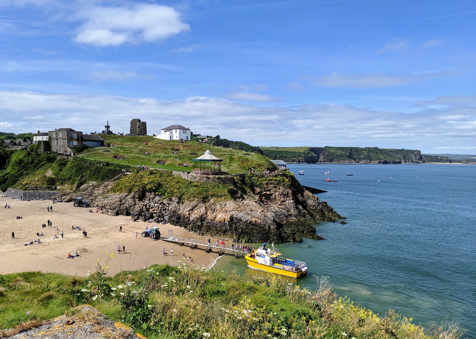 Foto von Tenby south beach mit sehr sauber Sauberkeitsgrad