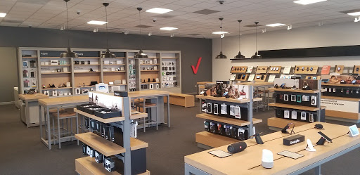 Cell Phone Store «Verizon», reviews and photos, 985 W Riverdale Rd Ste 104, Riverdale, UT 84405, USA