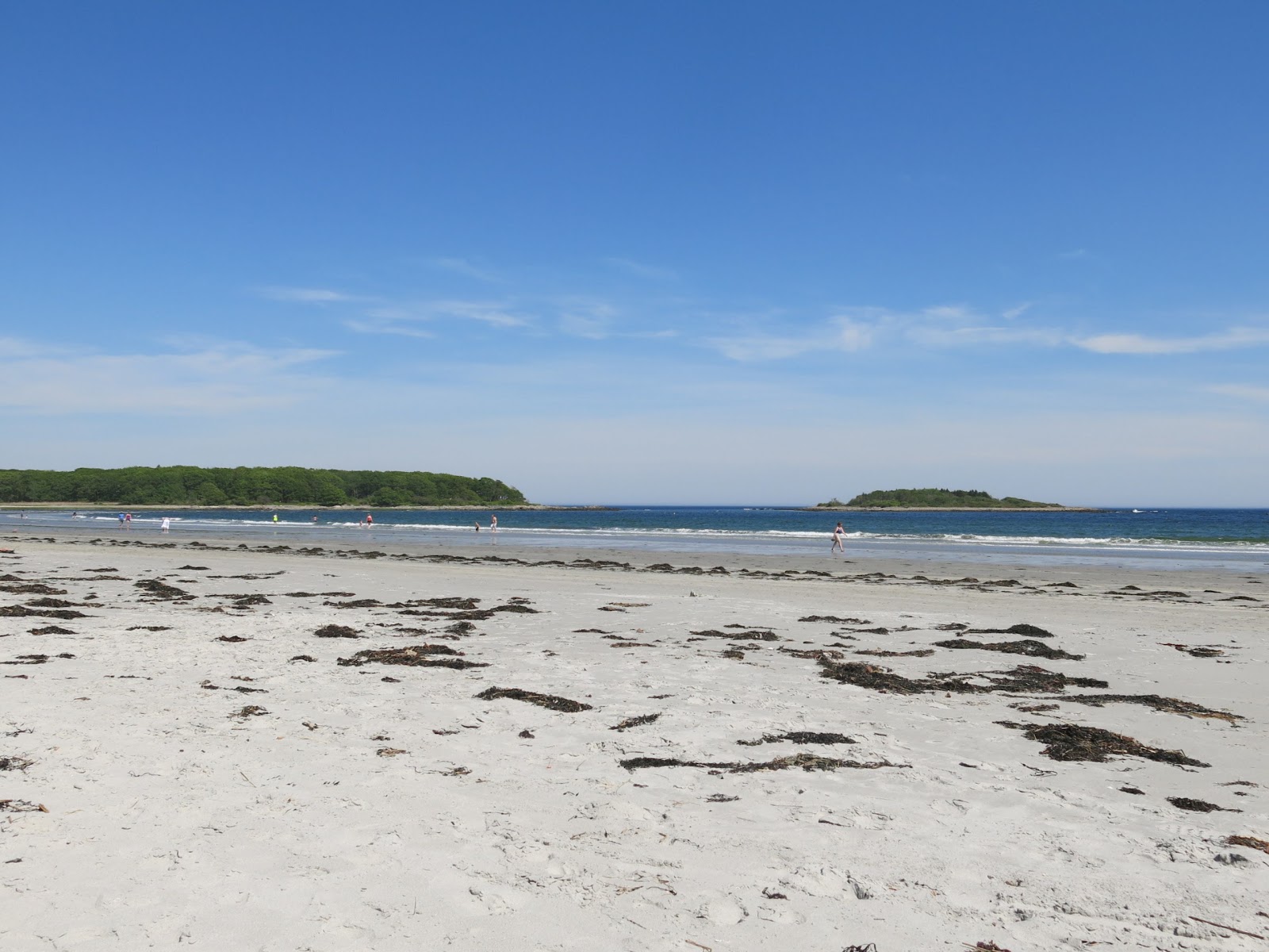 Foto van Goose Rocks beach met wit zand oppervlakte
