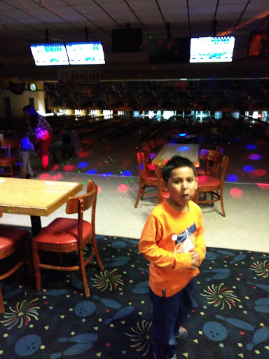 Bowling Alley «NEW Lido Lanes Toledo - Bowling Alley», reviews and photos, 865 South Ave, Toledo, OH 43609, USA