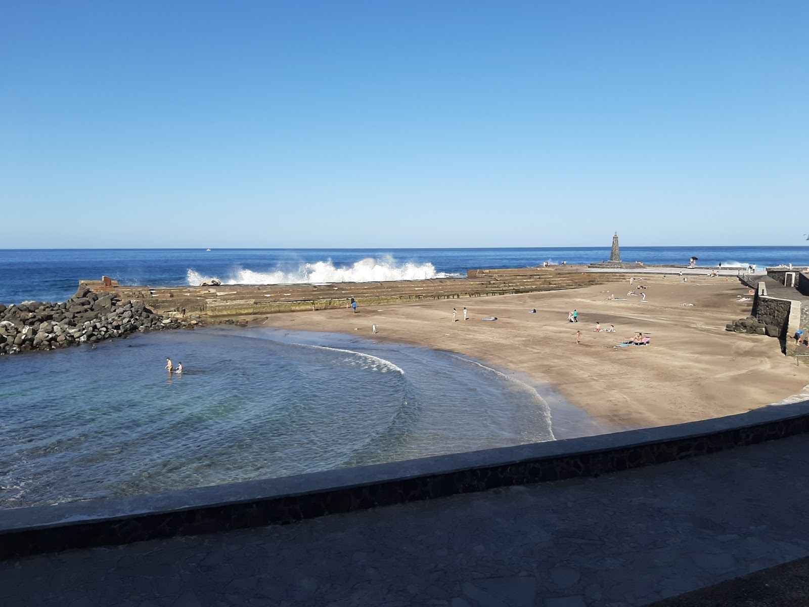 Fotografie cu Playa de Bajamar cu nivelul de curățenie înalt