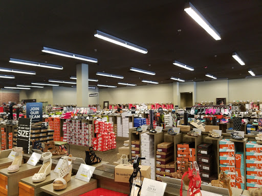 Shoe Store «DSW Designer Shoe Warehouse», reviews and photos, 17158 Redmond Way, Redmond, WA 98052, USA