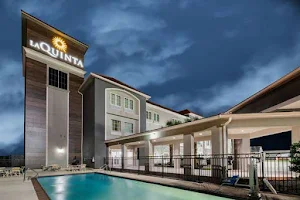 La Quinta Inn & Suites by Wyndham Boutte image