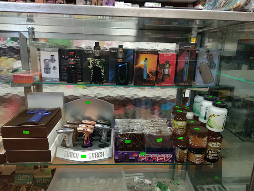 Tobacco Shop «Discount Tobacco Rocky Hill», reviews and photos, 1949 Silas Deane Hwy, Rocky Hill, CT 06067, USA