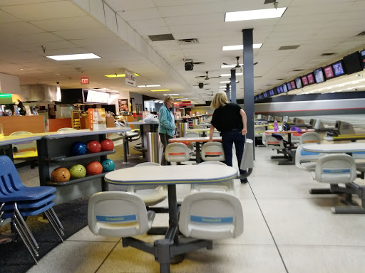 Bowling Alley «Brunswick Zone Green Mountain Lanes», reviews and photos, 945 S Kipling Pkwy, Lakewood, CO 80226, USA