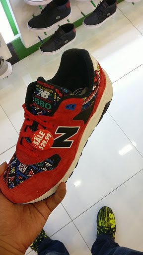 Sporting Goods Store «Nike Factory Store», reviews and photos, 3000 Grapevine Mills Pkwy #611, Grapevine, TX 76051, USA