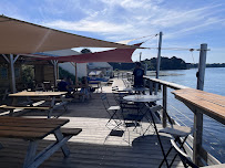 Atmosphère du Bar-restaurant à huîtres La Cabane à Milo Dégustation à Sarzeau - n°2