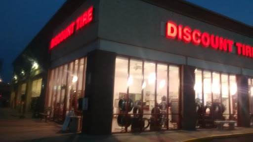 Tire Shop «Discount Tire Store - Littleton, CO», reviews and photos, 2307 W Belleview Ave, Littleton, CO 80120, USA