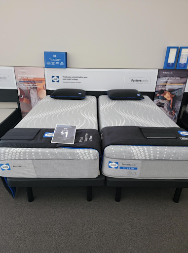 Furniture Store «Value City Furniture», reviews and photos, 5701 Mercury Dr, Dearborn, MI 48126, USA