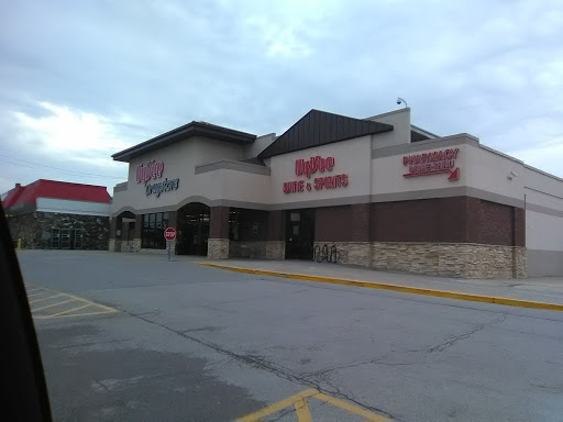 Hy-Vee Drugstore, 757 W Broadway, Council Bluffs, IA 51501, USA, 