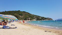Photo de Kastri beach avec baie spacieuse
