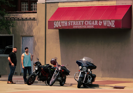 Tobacco Shop «South Street Cigar & Spirits», reviews and photos, 250 S Kalamazoo Mall, Kalamazoo, MI 49007, USA