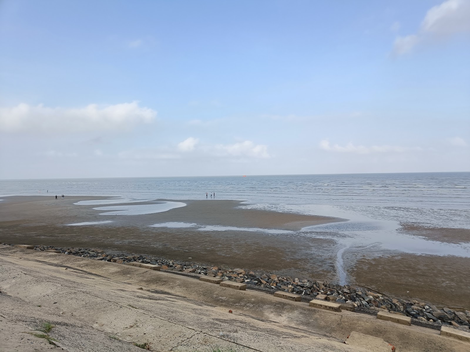 Foto von Bankiput Sea Beach - beliebter Ort unter Entspannungskennern