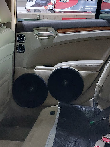 Car Stereo Store «Xtreme Audio Titusville», reviews and photos, 170 Fisher Ave, Titusville, FL 32796, USA