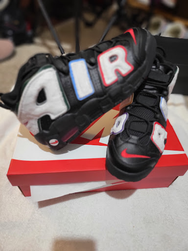 Shoe Store «Foot Locker», reviews and photos, 1100 N Wesleyan Blvd, Rocky Mount, NC 27804, USA