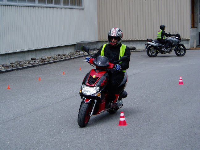 Kommentare und Rezensionen über Safety-Drive | Fahrschule | Auto- Motorradfahrschule | Motorradbekleidung und Zubehör