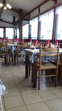 Atmosphère du Restaurant L'escale à Nassandres sur Risle - n°4