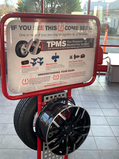 Tire Shop «Discount Tire Store - Brentwood, TN», reviews and photos, 7135 Bakers Bridge Ave, Brentwood, TN 37027, USA