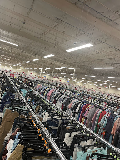 Clothing Store «Burlington Coat Factory», reviews and photos, 60 Newport Ave, Rumford, RI 02916, USA