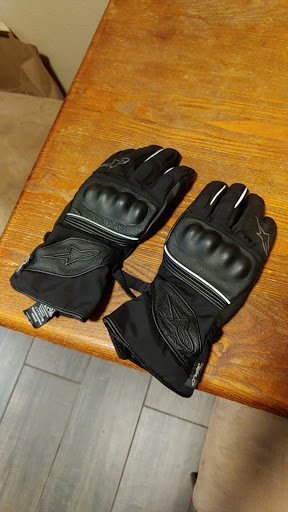 Motorcycle Parts Store «Cycle Gear», reviews and photos, 4455 N Blackstone Ave, Fresno, CA 93726, USA