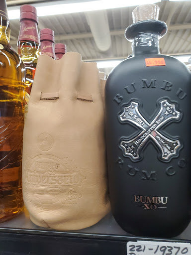 Liquor Store «Total Beverage Liquor», reviews and photos, 30203 Southfield Rd, Southfield, MI 48076, USA