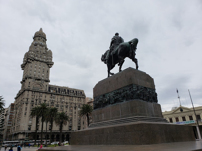 Opiniones de Mausoleo de José Gervasio Artigas | Prócer de los Orientales en Artigas - Museo