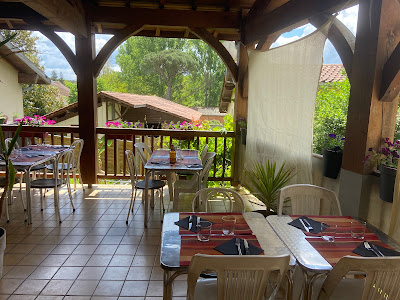 Le Café de la place à Brocas
