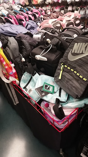 Shoe Store «Shoe Carnival», reviews and photos, 2776 Wilma Rudolph Blvd, Clarksville, TN 37040, USA