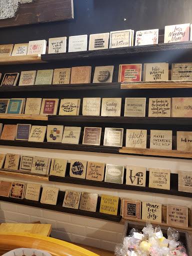 Antique Store «Logan Village Mall», reviews and photos, 977 Logan St, Noblesville, IN 46060, USA