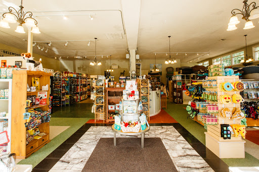 Pet Supply Store «Sellwood Pet Supply», reviews and photos, 8334 SE 17th Ave, Portland, OR 97202, USA