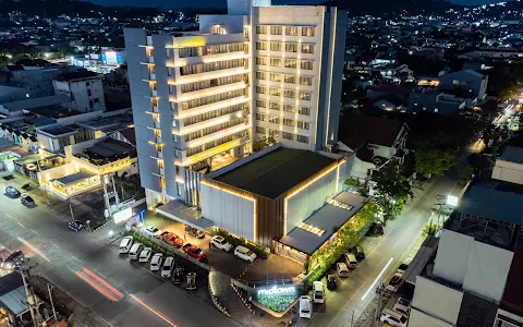 Hotel Midtown Samarinda image