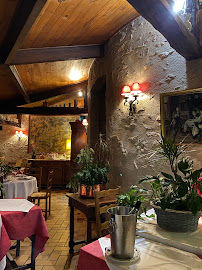 Atmosphère du Restaurant gastronomique Le Relais de la Tour à La Chaussée-Saint-Victor - n°10